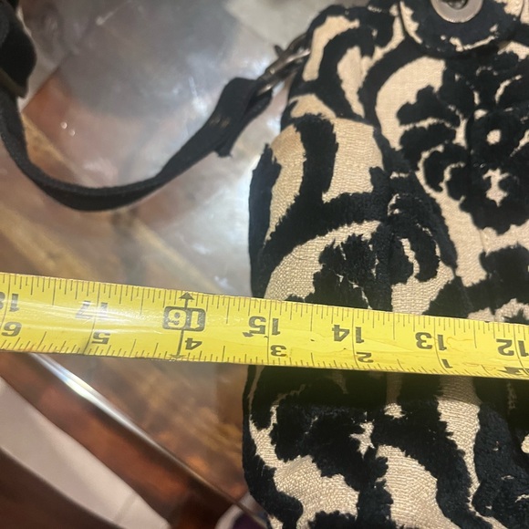 🎉Cake by Petunia Pickle black velvet cosmopolitan! Retail $350. Sold out! - Picture 4 of 8